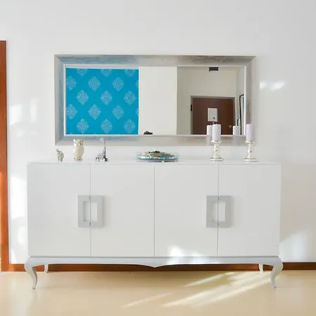 Holidays Apartment *