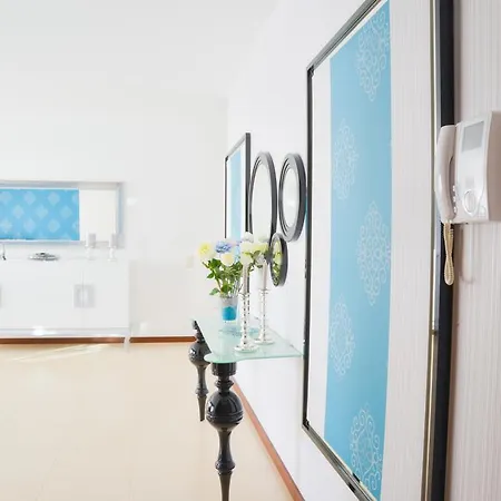 Apartment Holidays *