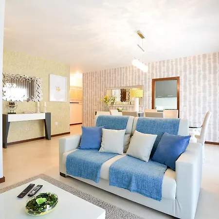 Apartment Holidays *
